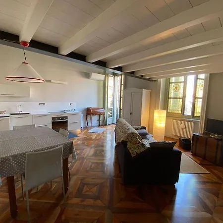Center Luxury Apartment *
