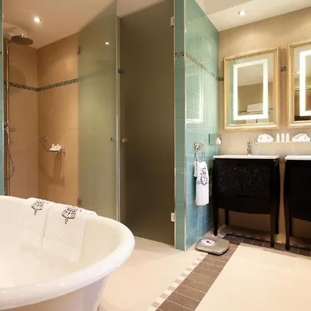 Center Luxury Apartment *